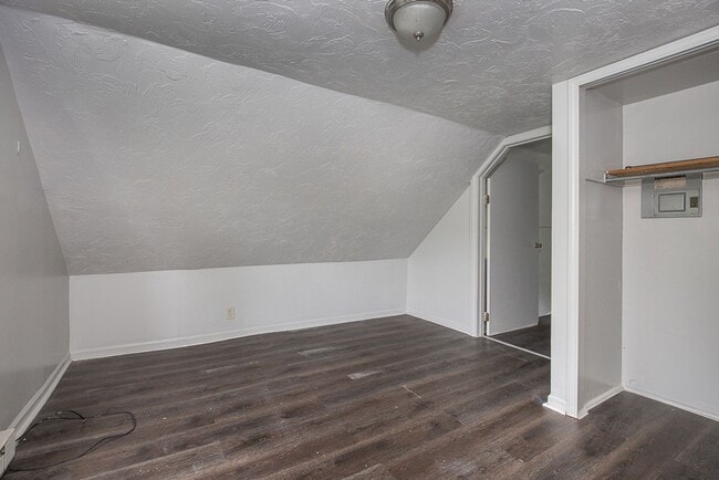 Building Photo - 3333 Desota Ave