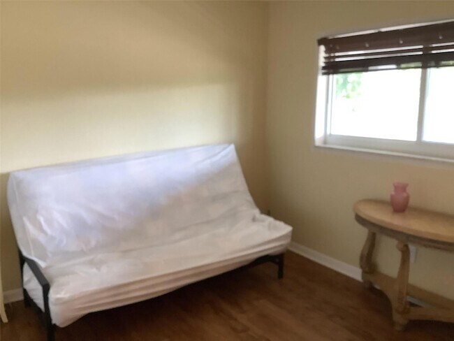 Building Photo - 7797 Golf Cir Dr