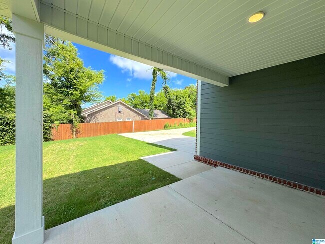 Building Photo - 1728 Windsor Hl Ln
