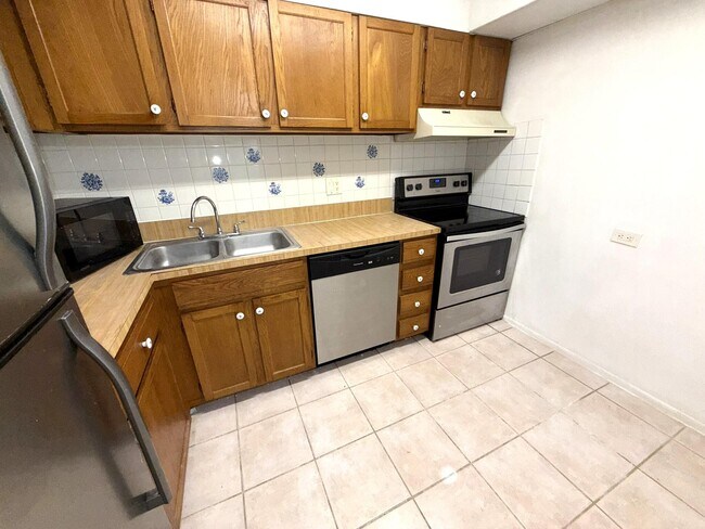 Primary Photo - 3690 Inverrary Dr