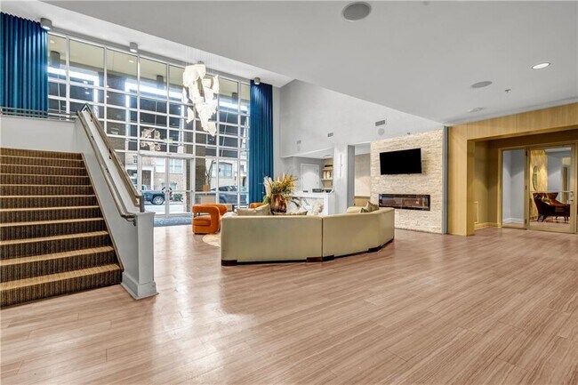 Building Photo - 711 Cosmopolitan Dr NE