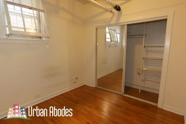 Building Photo - 816 W Waveland Ave