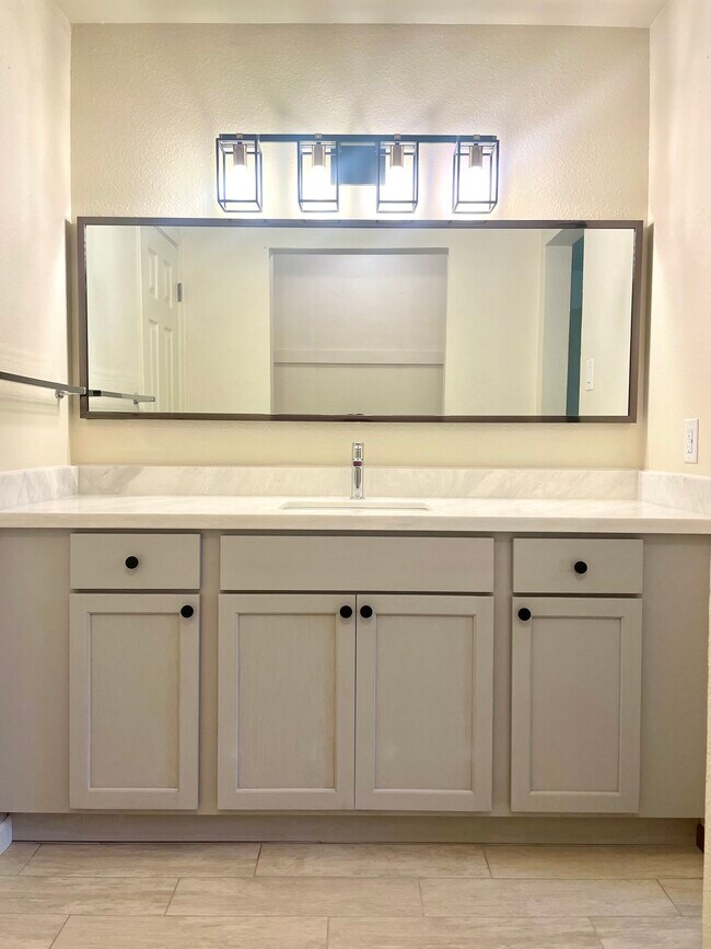 Building Photo - 5454 Folsom Dr