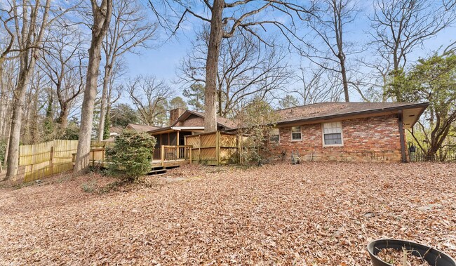 Building Photo - 388 Tall Oaks Dr NE