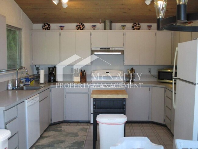 Building Photo - 10706 82nd Ave Ct NW
