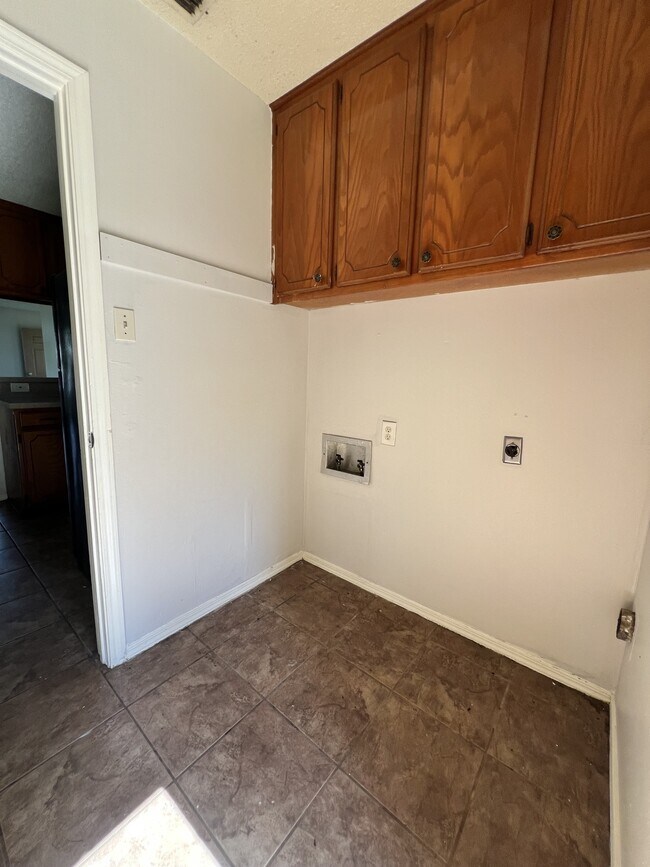 Building Photo - 15122 CR195
