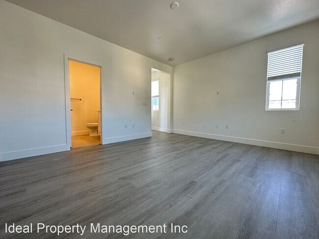Building Photo - 5 br, 4.5 bath House - 1653 Golden Path Ln