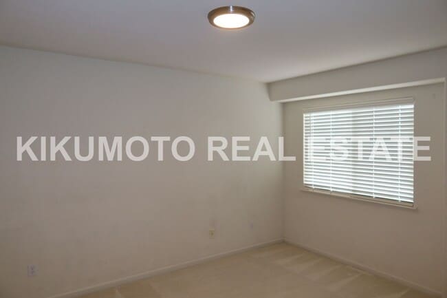 Building Photo - Lakefront 4 bedroom, 3 bath, 3 car  in the Lakeside Community