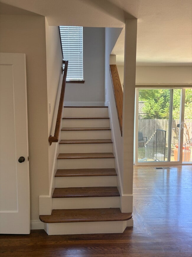 Building Photo - Coming Oct. 1, 2026 - Charming 3 bed, 2 bath with office on San Carlos Border