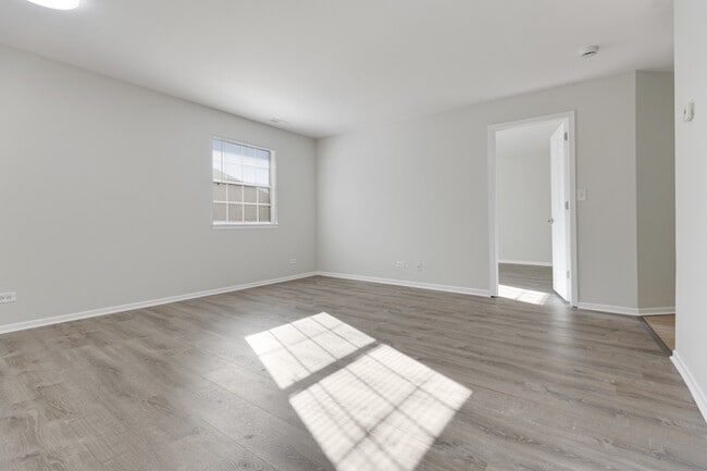 Building Photo - 63 N Victoria Ln