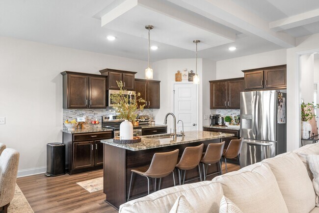 Building Photo - 525 Bloomington Trce