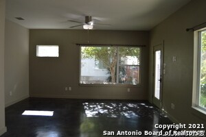 Building Photo - 714 N Cherry St