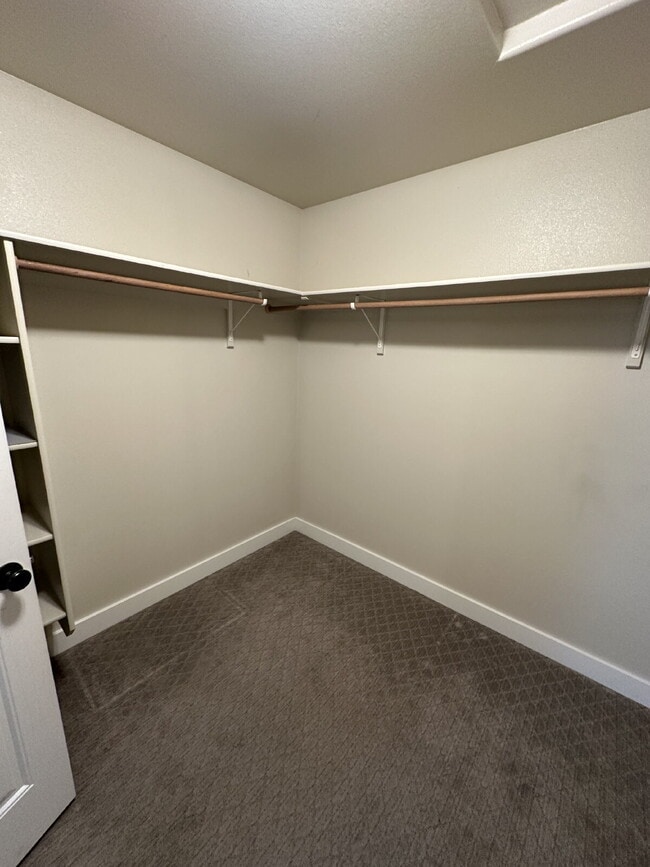 Building Photo - "Charming 4-Bed Home with Granite Accents & Hardwood Elegance in Meridian!"