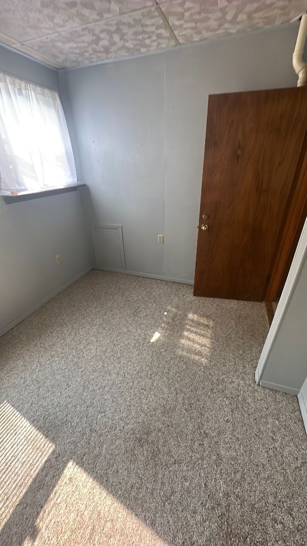 Building Photo - 3 Bedrooms, 1 Bathroom & w/upper loft Single Family with Garage - Staples