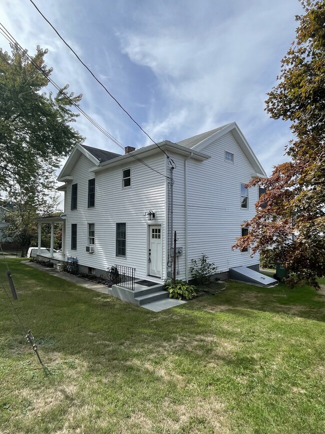 Building Photo - 110 Christian St