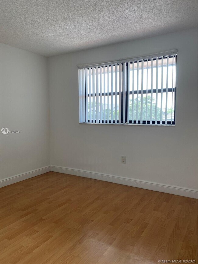 Building Photo - 9979 Nob Hill Ln