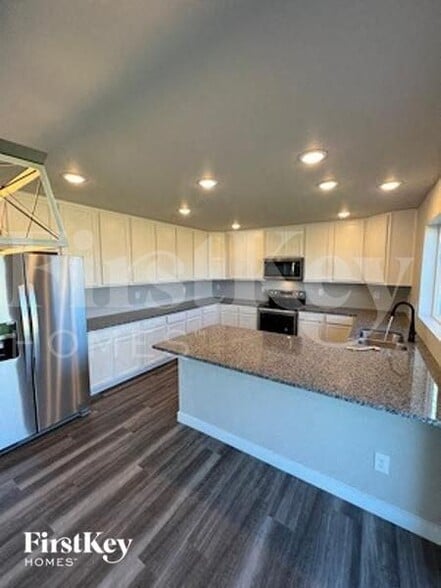 Building Photo - 10166 Luneth Dr
