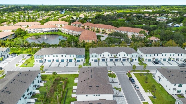 Building Photo - 7638 SW Lucy Ln