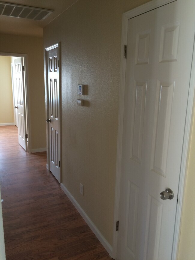 Building Photo - Madera Home for Rent