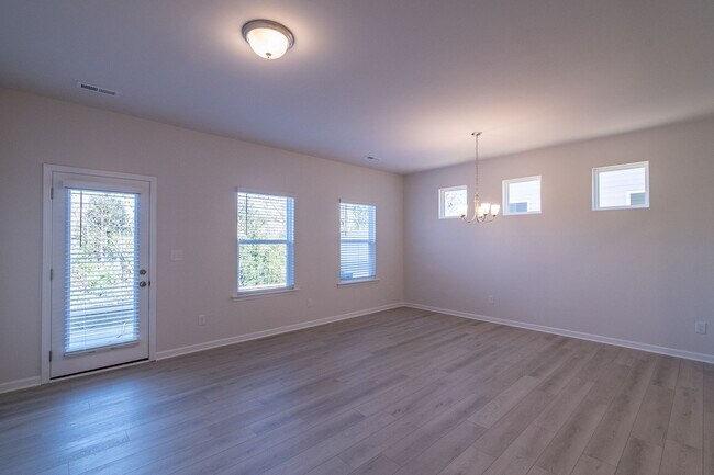 Building Photo - Beautiful Brand New 3 Bedroom 2.5 Bath Townhome in Hickory Glen!