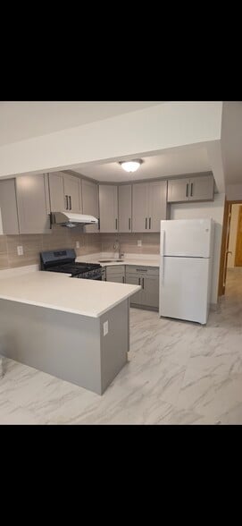 Kitchen - 852 Bay Ridge Ave