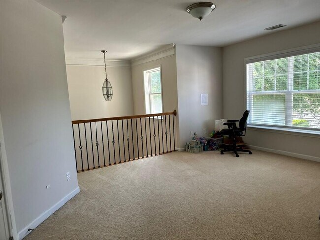 Building Photo - 5860 White Creek Run