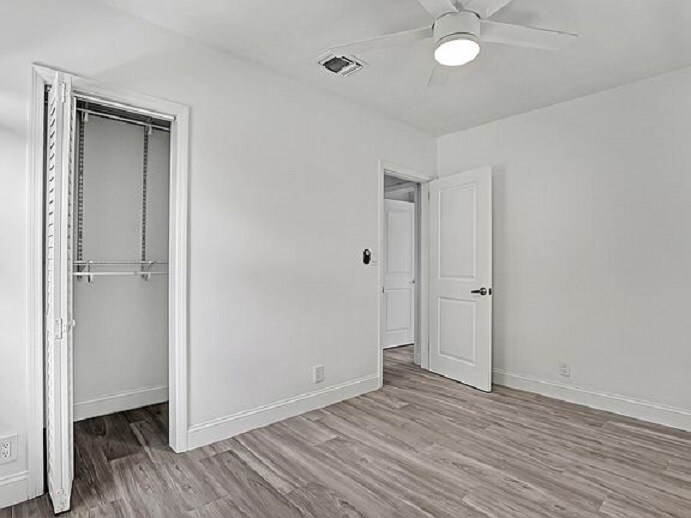 Building Photo - 942 Macy St
