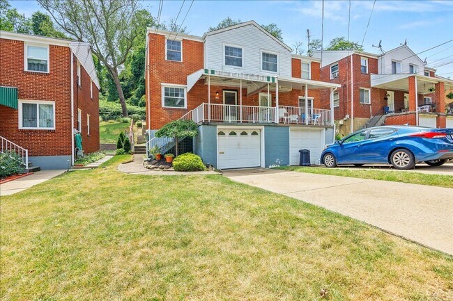 Building Photo - 2182 Pauline Ave
