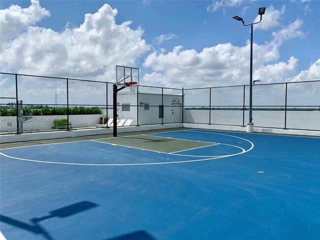 Building Photo - 16385 Biscayne Blvd