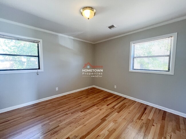 Building Photo - 3730 Forest Glen Dr