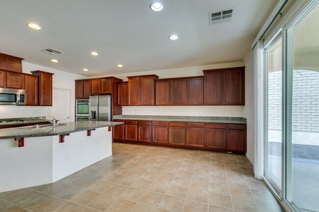Building Photo - 12056 La Palmera Ave