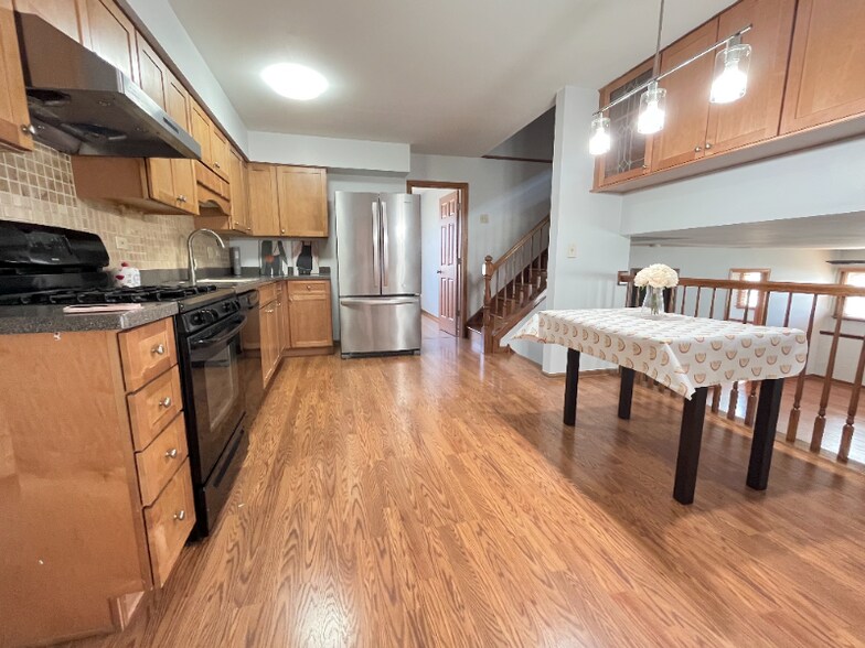 Building Photo - 1689 Apple Valley Rd