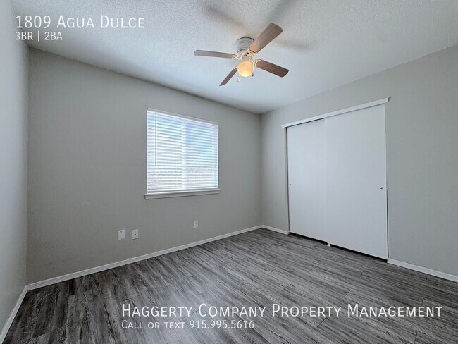 Building Photo - 1809 Agua Dulce St