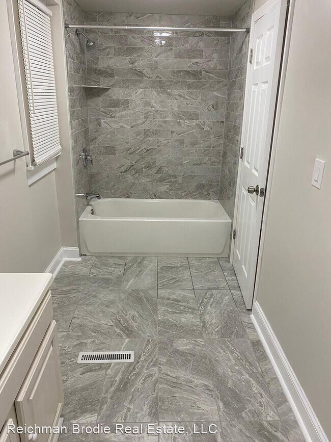 Building Photo - 3 br, 2 bath House - 280 Davenport Ave