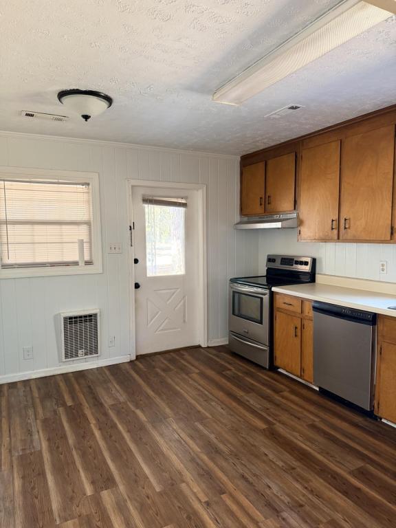 Building Photo - 1920 Charlton Dr