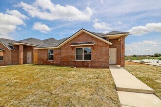 Building Photo - New Construction in City View!