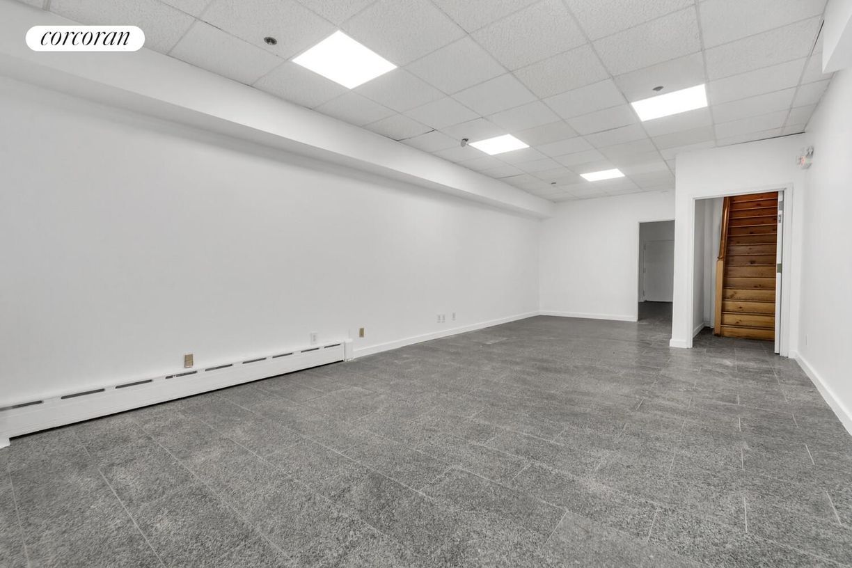 Building Photo - 244 E 32nd St