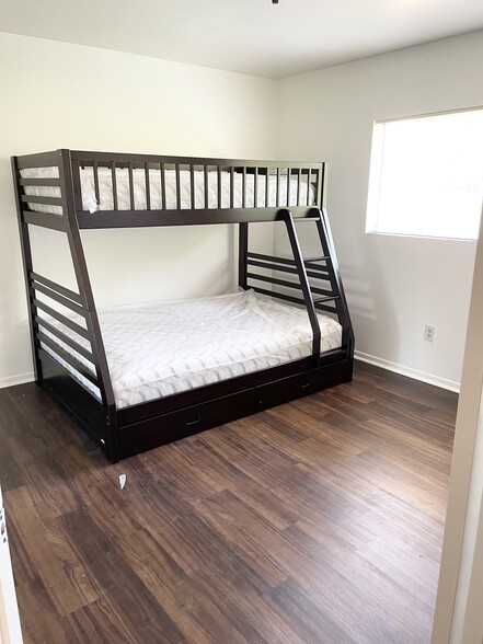 Building Photo - 8335 Burnet Ave