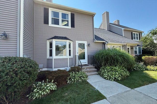 Primary Photo - 4 Cheltenham Ct