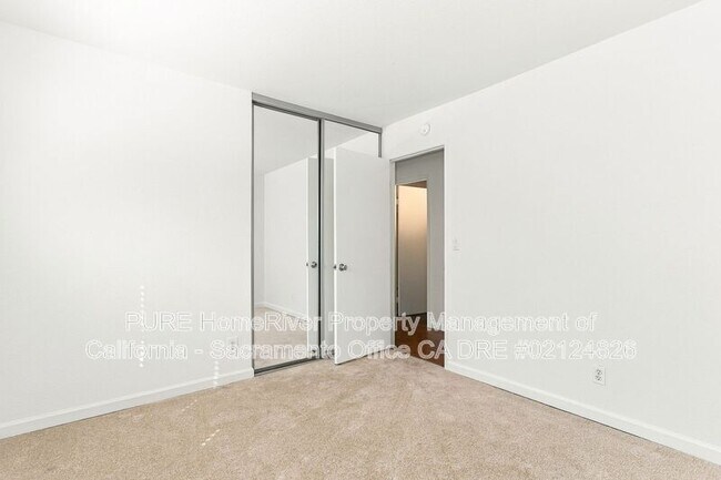 Building Photo - 4924 Olive Oak Way