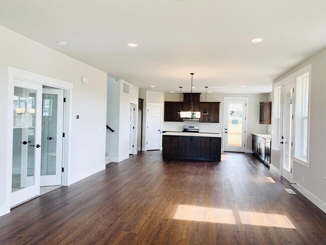 Building Photo - 7149 SE Bristletail Ln