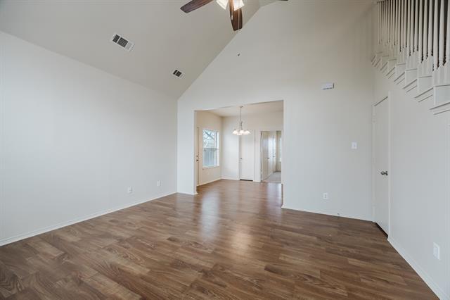 Building Photo - 103 Janis St