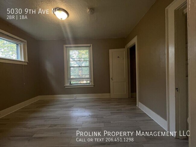 Building Photo - 5030 9th Ave NE