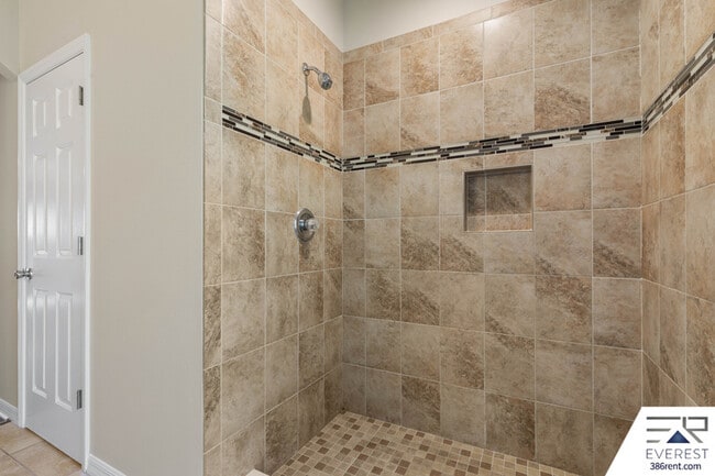 Building Photo - 32 Pierce Ln