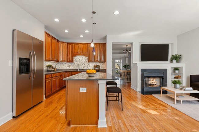 Building Photo - 1022 Crestfield Dr