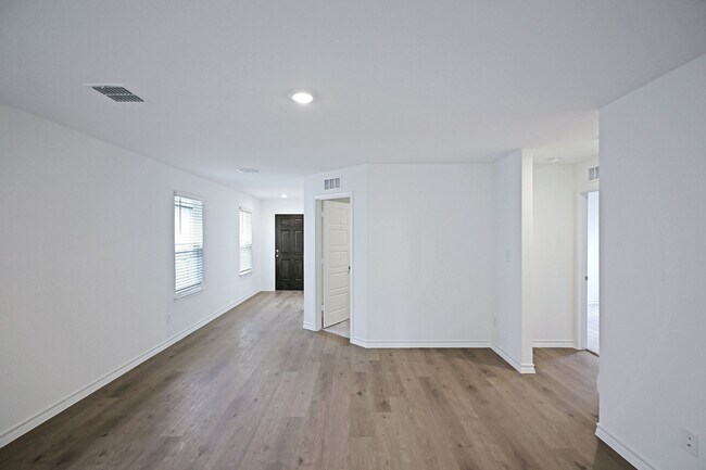 Building Photo - 951 Bluegrass Pt