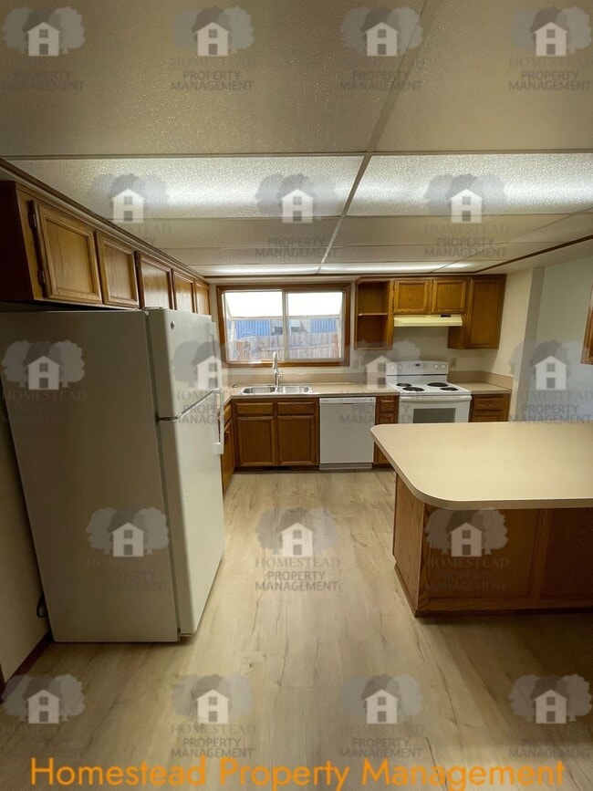 Building Photo - Homestead loves their tenants! 1/2 one months rent!