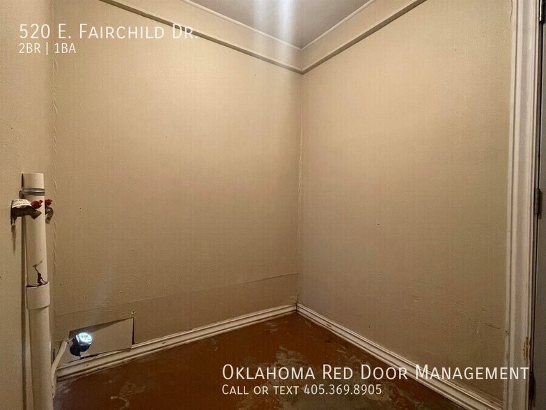 Building Photo - 520 E Fairchild Dr
