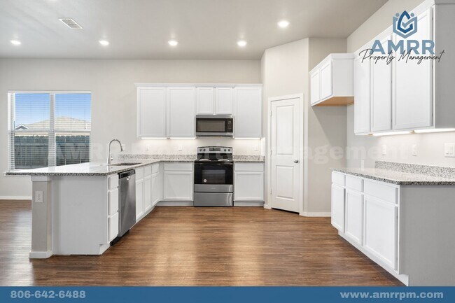 Building Photo - 2034 Kenwood Ave