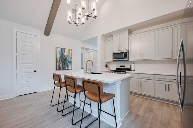 Building Photo - 16803 Jacobs Peak Path